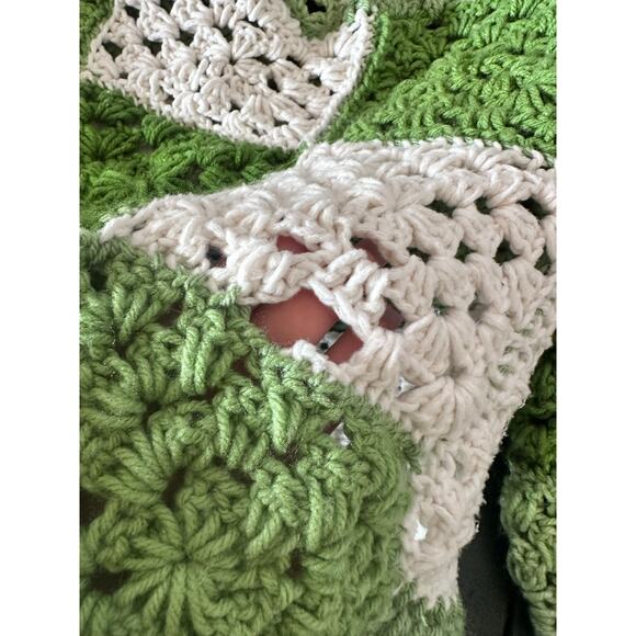 Handmade green crochet sweater - Picture 7 of 7
